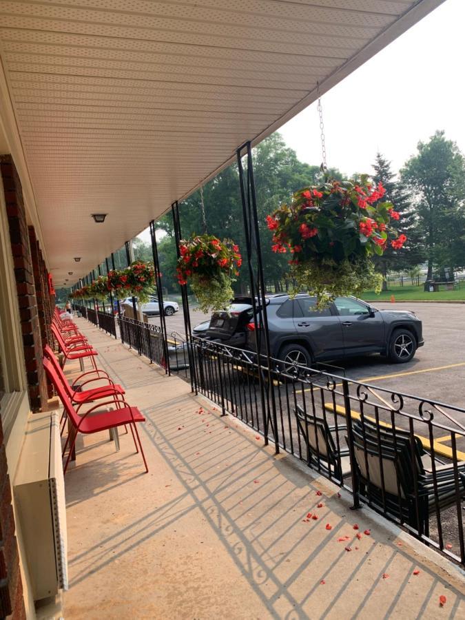 Park Place Motel & Suites Tweed Buitenkant foto